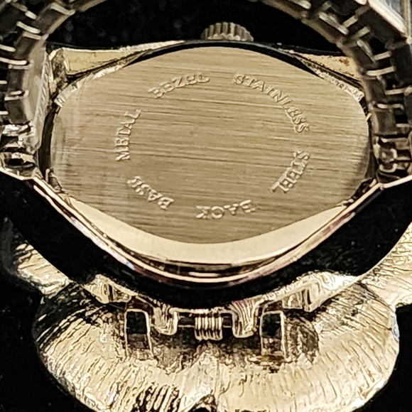 BNIP STRETCH Ring & Watch + 1 size fits all. By Sophie ?may need battery? - Picture 9 of 13